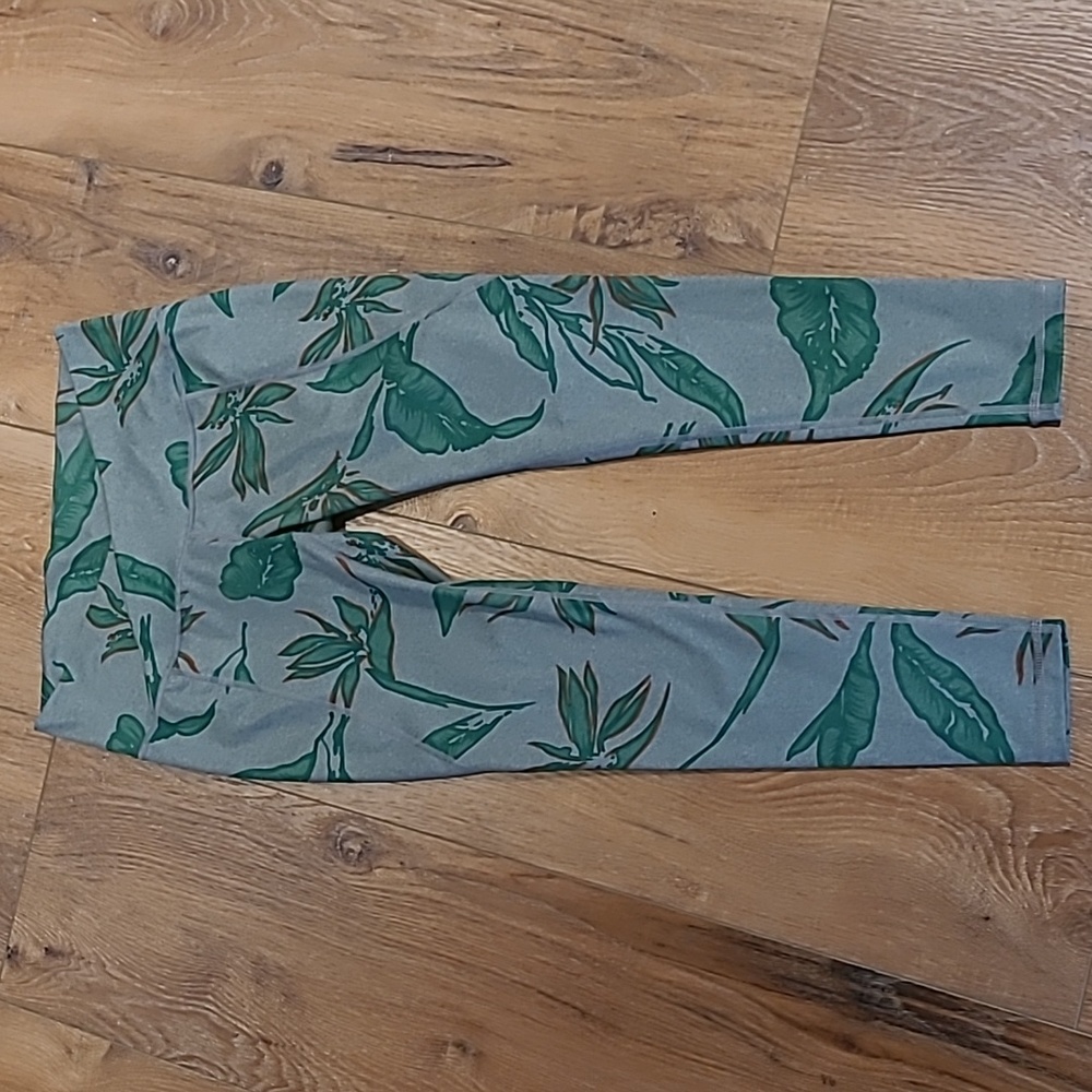 Burton Cropped Reversable Gray Green leggings XS